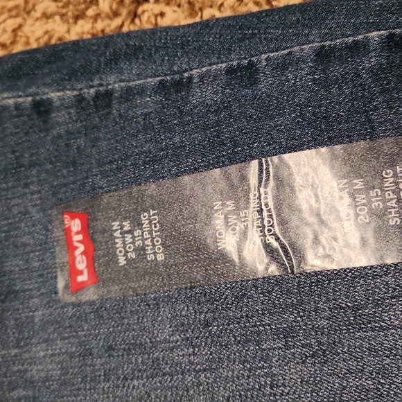 Levi's Woman 315 Shaping Bootcut Jeans - Picture 3 of 9